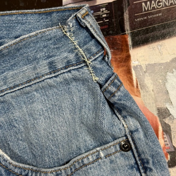 Tommy‎ Hilfiger Women's Blue Denim Shorts Cuffed Hem Est. 1985 Light Wash - Picture 3 of 11